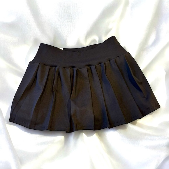 Vital Life Dresses & Skirts - VITAL LIFE ACTIVEWEAR Women’s Black Pleated Tennis Skort. Size Medium